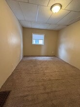 221 E Lincoln Ave in New Castle, PA - Building Photo - Building Photo