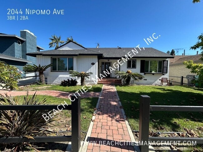 property at 2044 Nipomo Ave