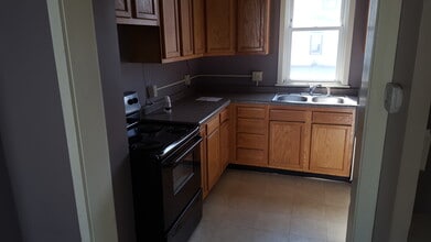 901 N 6th St in Grand Forks, ND - Building Photo - Building Photo