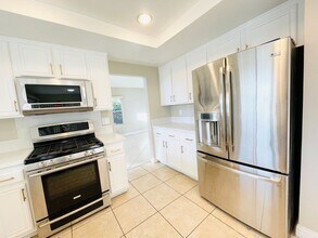 440 Yellowstone Cir in Corona, CA - Building Photo - Building Photo