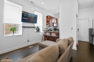 524 N Armour St in Chicago, IL - Building Photo - Building Photo