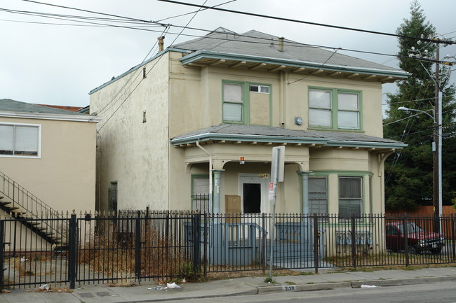 3139 Market St in Oakland, CA - Foto de edificio - Building Photo