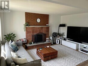 63 Taylorwood Rd in Oshawa, ON - Building Photo - Building Photo