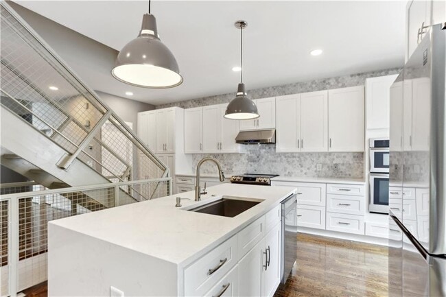 1385 Stirling Cir NW in Atlanta, GA - Building Photo - Building Photo