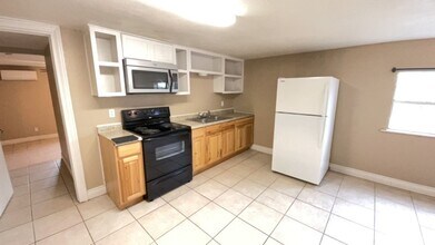 2903 N U.S. Hwy 281 in Burnet, TX - Building Photo - Building Photo