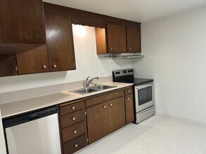 2427 Gibson Rd in Everett, WA - Building Photo - Building Photo