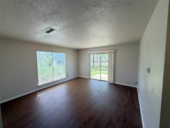 8520 Woodstone Dr in Austin, TX - Building Photo - Building Photo