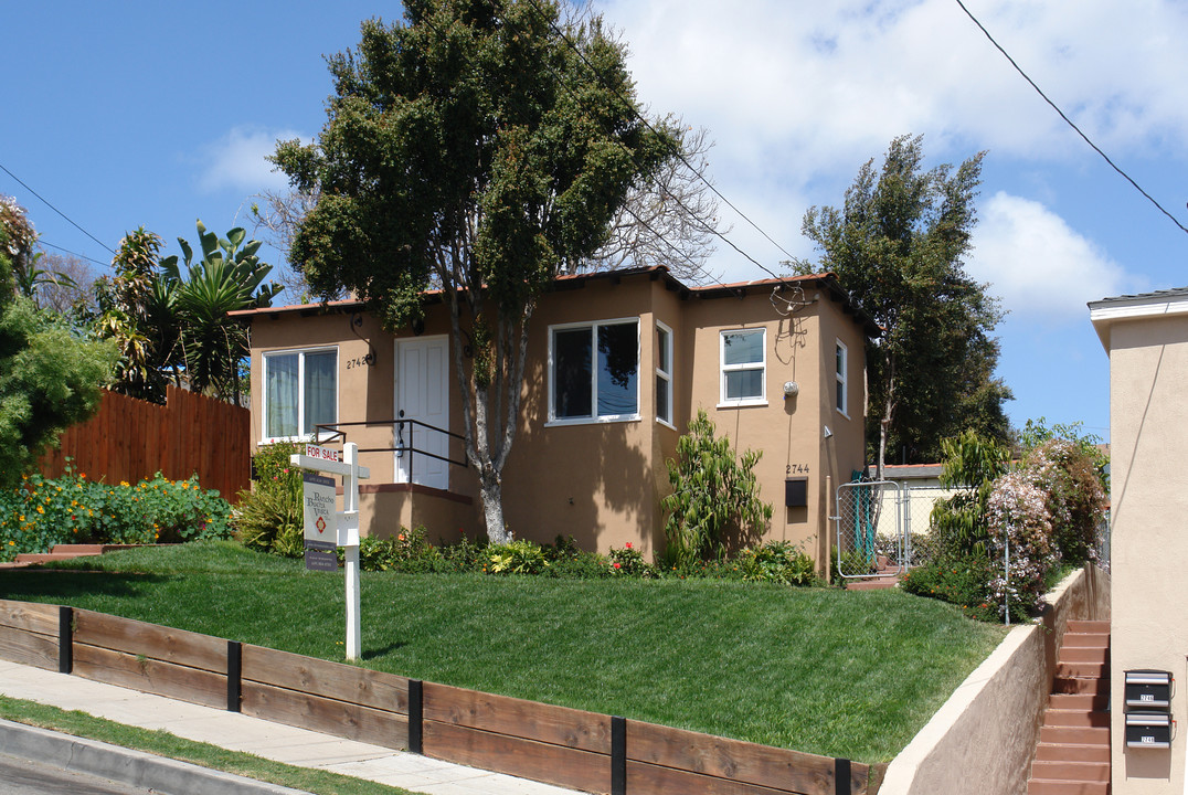 2742-2750 Treat St in San Diego, CA - Building Photo