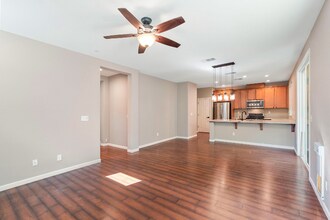 6451 Brando Loop in Fair Oaks, CA - Foto de edificio - Building Photo