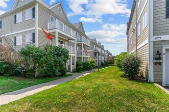 683 Metacom Ave in Bristol, RI - Building Photo - Building Photo