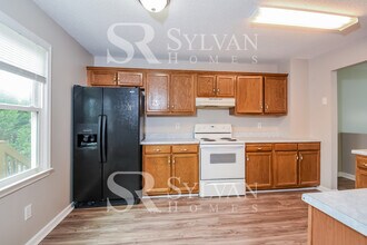 12 Cambridge Ct in Cartersville, GA - Building Photo - Building Photo