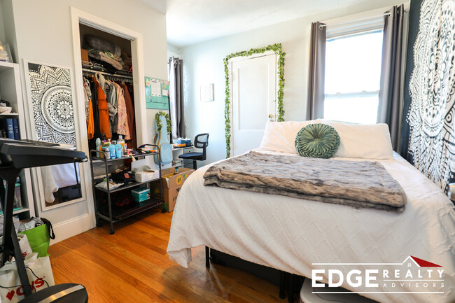 4 Rockledge St, Unit 3 in Boston, MA - Building Photo - Building Photo