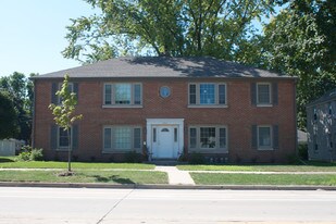 8825 W Center St in Milwaukee, WI - Building Photo