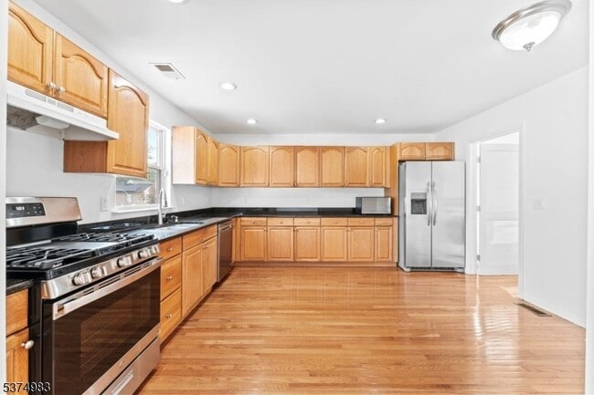 property at 1625 Mabel St