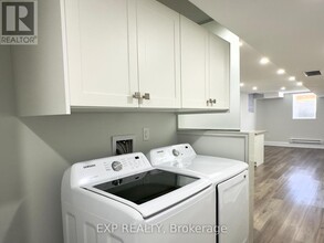 21 Coldwell Bay Cir in Vaughan, ON - Building Photo - Building Photo