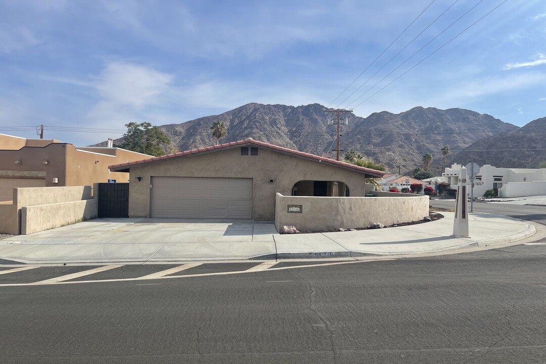 53740 Eisenhower Dr in La Quinta, CA - Building Photo