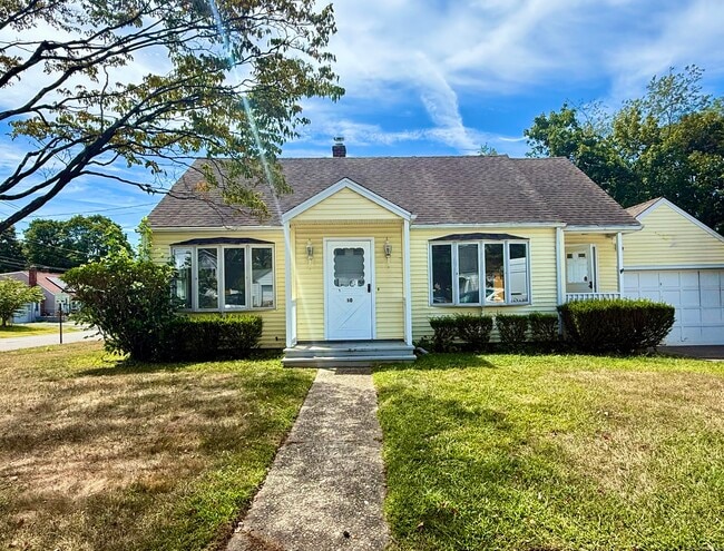 property at 40 E Pasadena Pl