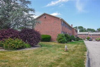 70 Carroll Ave, Unit 507 in Newport, RI - Building Photo - Building Photo