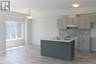 124 Compass Trail in Cambridge, ON - Building Photo - Building Photo