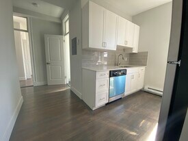 77 Park Dr, Unit 14 in Boston, MA - Building Photo