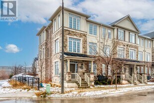 3026 Postridge Dr in Oakville, ON - Building Photo