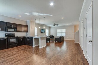 1300 Steamboat Wy in Norman, OK - Building Photo - Building Photo