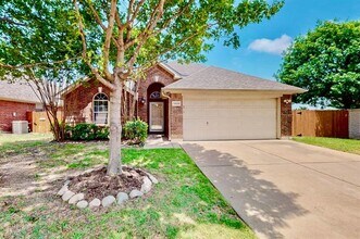 7809 Enchanted Isle Dr in Arlington, TX - Building Photo - Building Photo