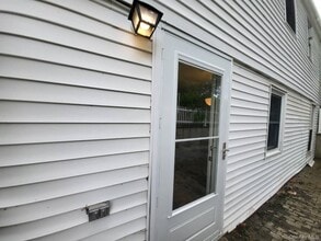 1 Doe Ln in Centereach, NY - Foto de edificio - Building Photo
