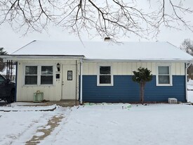 1406 S Grant Ave in Janesville, WI - Building Photo