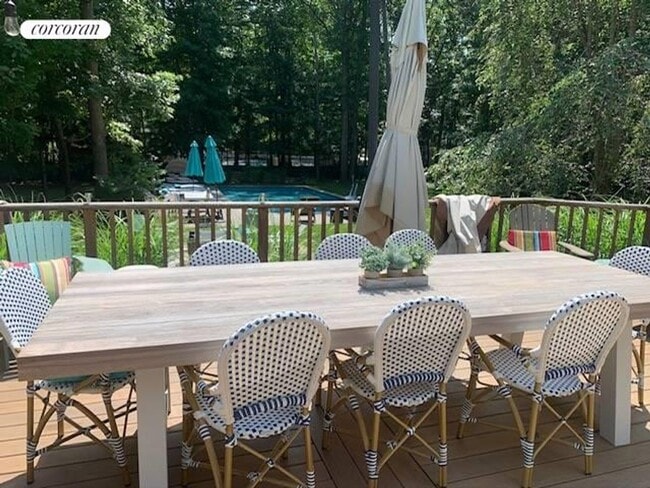 14 Great Cir Dr in Shelter Island, NY - Building Photo - Building Photo