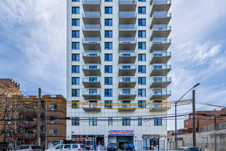 35th Street Condominium in Flushing, NY - Foto de edificio - Building Photo