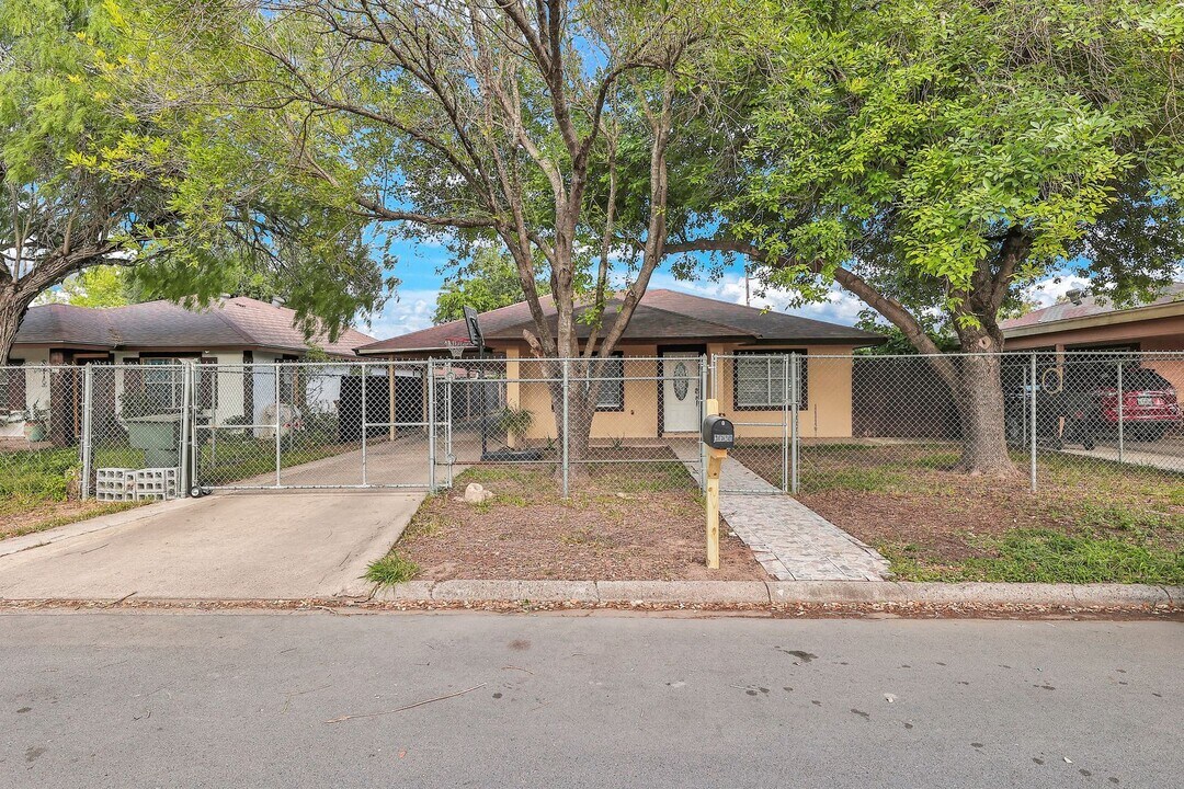 1329 Shufford St in San Juan, TX - Building Photo