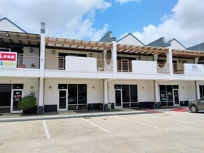 9788 Clarewood Dr in Houston, TX - Building Photo - Building Photo