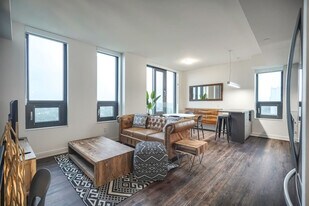 6570 Glen Erin Dr in Mississauga, ON - Building Photo