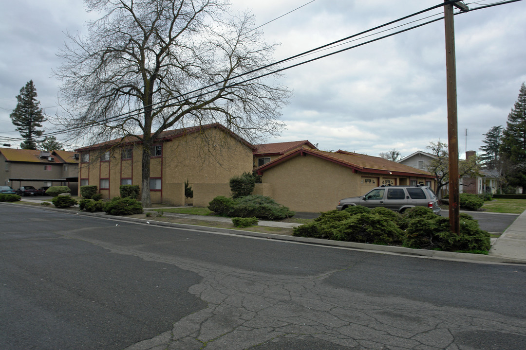 200 N K St in Madera, CA - Building Photo