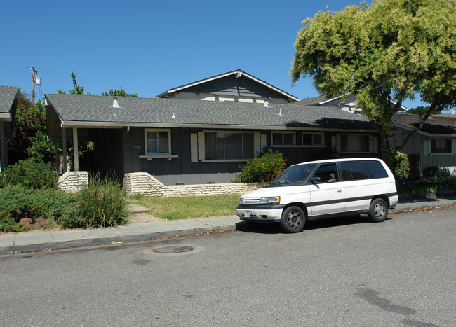 872 Gallatin Dr in Santa Clara, CA - Building Photo - Building Photo