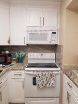 5861 NW 16th Pl in Sunrise, FL - Building Photo