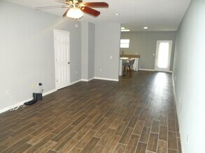 5313 Terraza Ct in Tampa, FL - Building Photo - Building Photo