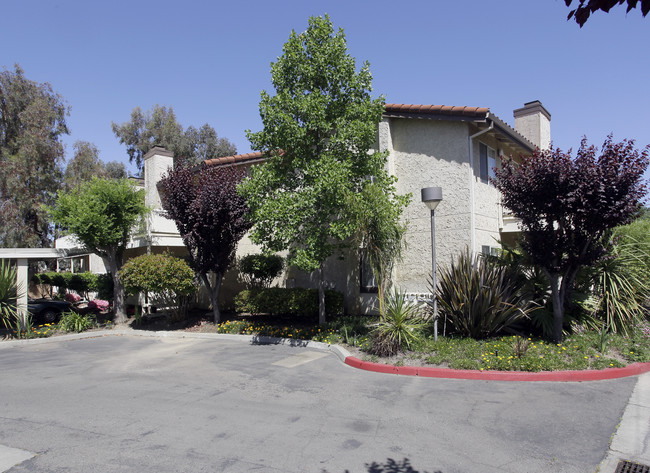 Emerson Place Apartments in Carmichael, CA - Foto de edificio - Building Photo