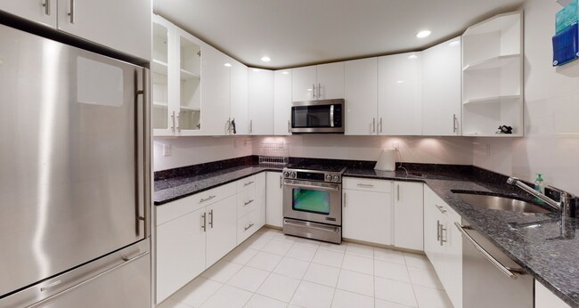 150 Saint Paul St, Unit 202 in Brookline, MA - Building Photo - Building Photo