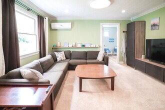 48 Fales Ave in Barrington, RI - Building Photo - Building Photo