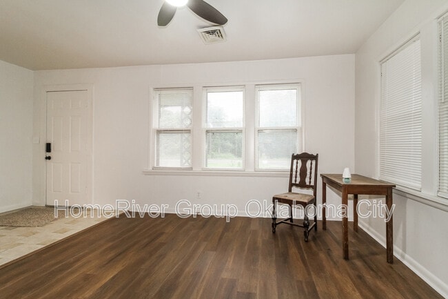 2218 N Midwest Blvd in Oklahoma City, OK - Building Photo - Building Photo