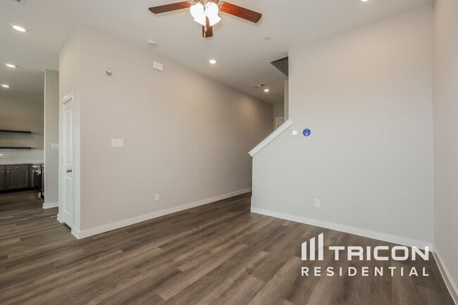 105 Bedford Cir in Saginaw, TX - Building Photo - Building Photo