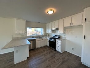 823 Aspen St in Corona, CA - Building Photo - Building Photo