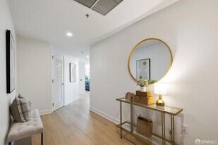 201 Folsom St, Unit 16E in San Francisco, CA - Building Photo