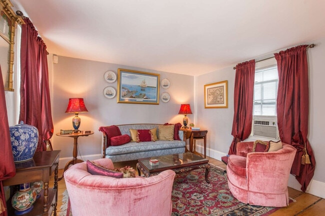 50 Elm St in Marblehead, MA - Building Photo - Building Photo