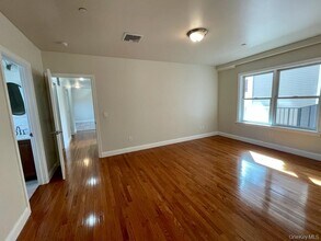 5 Brandreth St in Ossining, NY - Building Photo - Building Photo