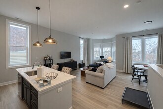 1535 N Maplewood Ave in Chicago, IL - Building Photo - Building Photo