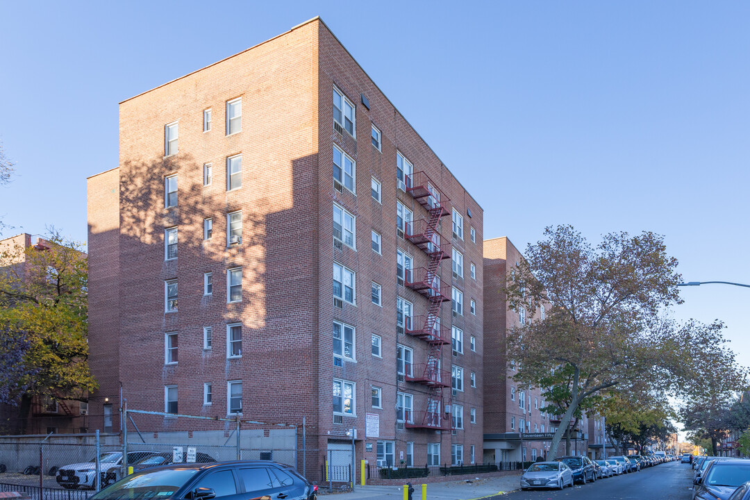 1750 E 14th St in Brooklyn, NY - Foto de edificio