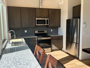 516 Bourne Ln, Unit Apartment in Victor, MT - Building Photo - Building Photo